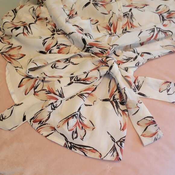 Sienna Sky Floral Cold Shoulder Cream Off-White Flowy Blouse W/Front Tie Small - Picture 8 of 8